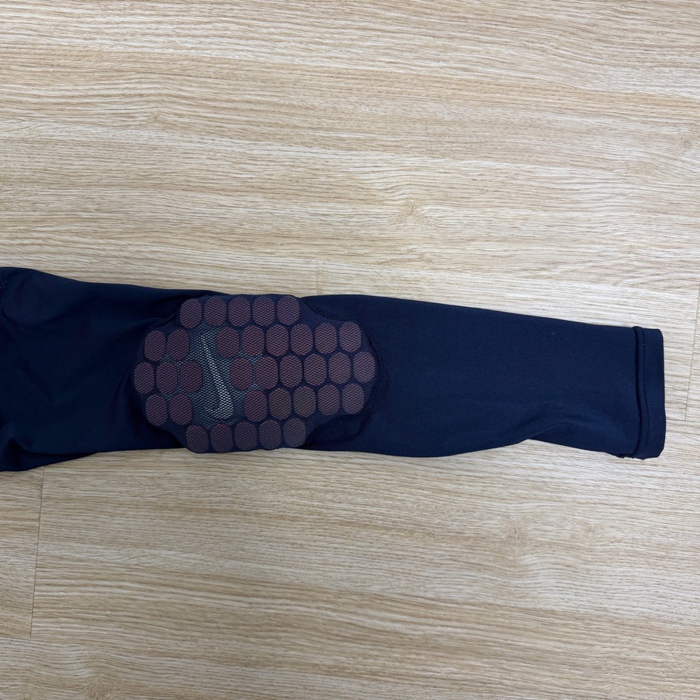 Nike Black Sports Arm Sleeve with Hex Design